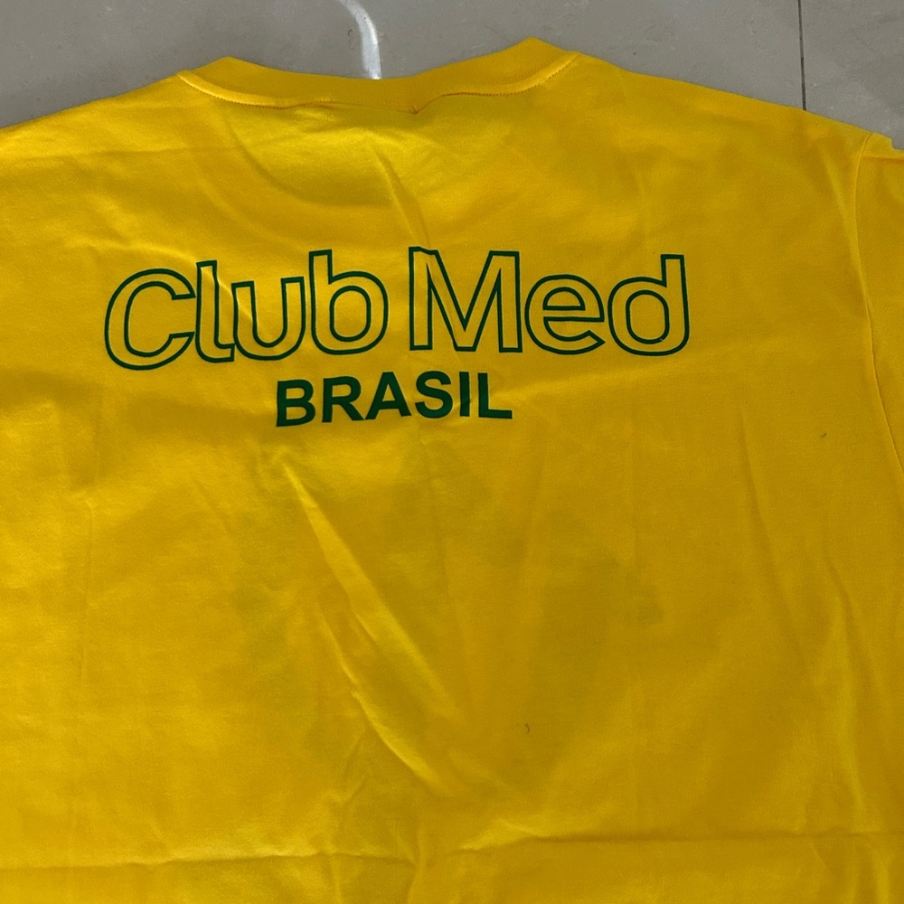 Club med Brazil NEW Yellow Graphic T-Shirt - Picture 7 of 7